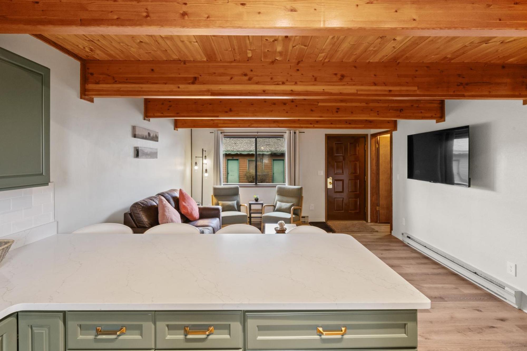 Owl's Nest Apartment West Yellowstone