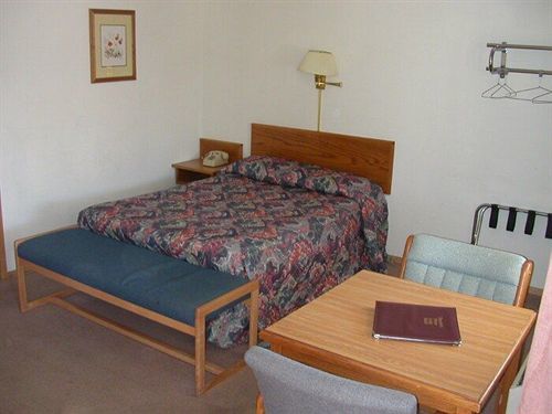 Travelers Motel