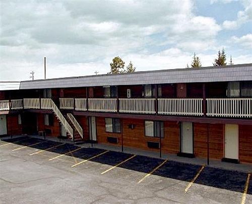 Travelers Motel 2*