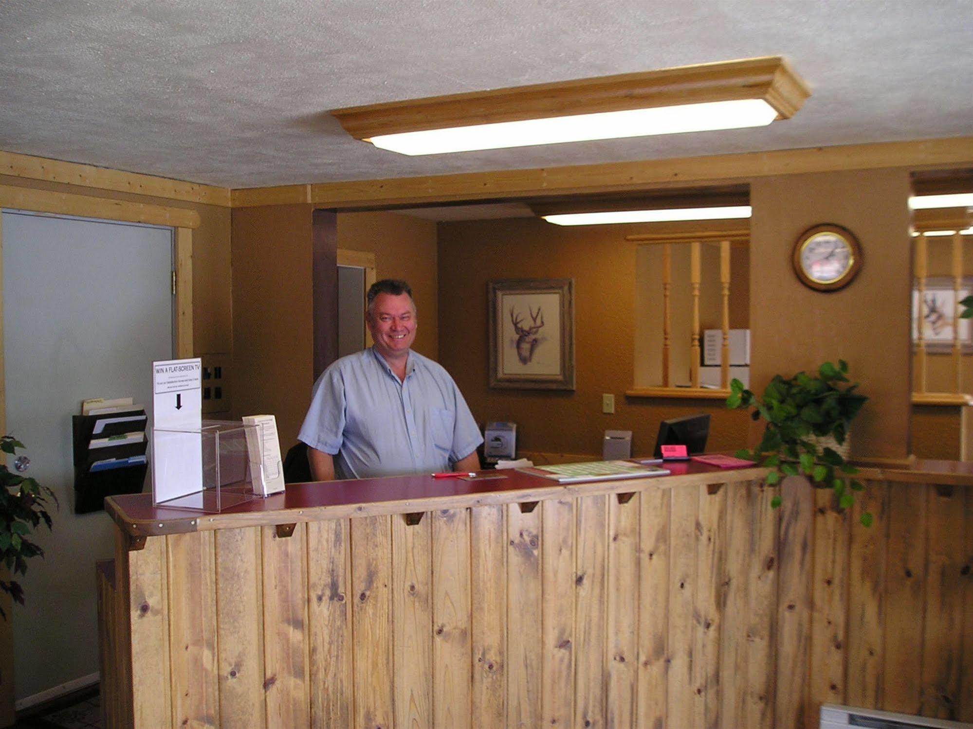 Motel Travelers 2*