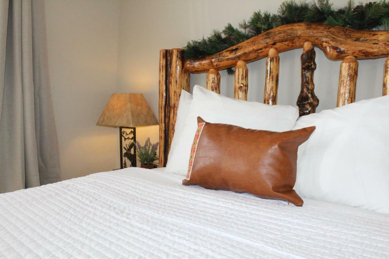 The Evergreen Motel 2*