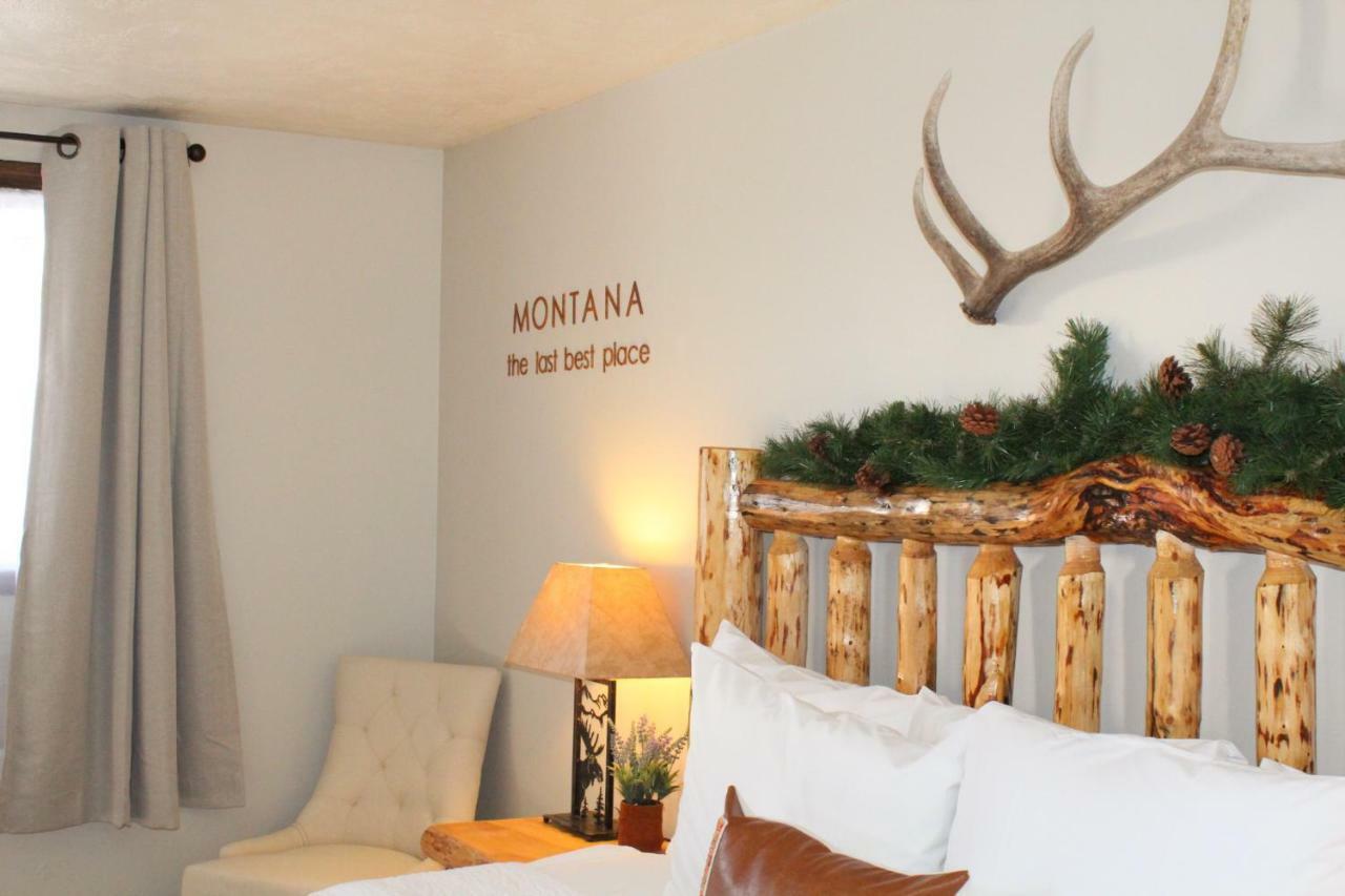 The Evergreen Motel 2*