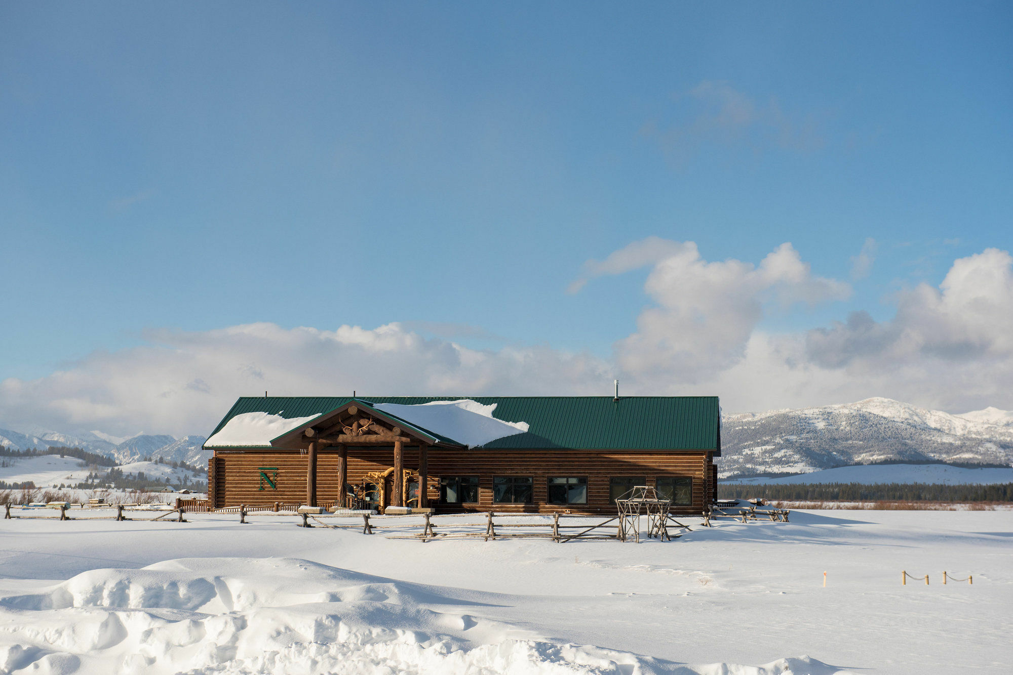Lodge Bar N Ranch