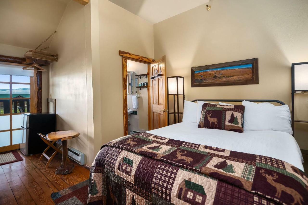 Lodge Bar N Ranch West Yellowstone
